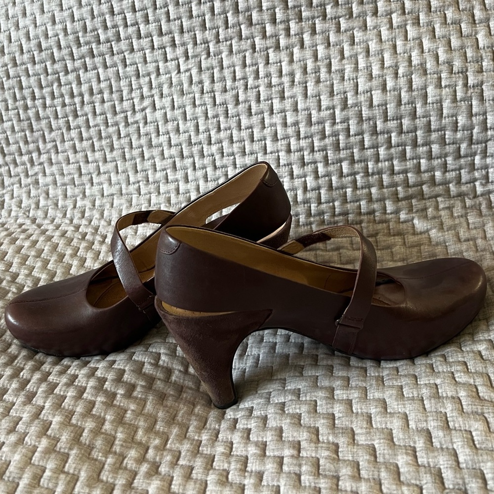 Tsubo Acrea Mary Jane Slingback Heels Burgundy Leather/ Suede